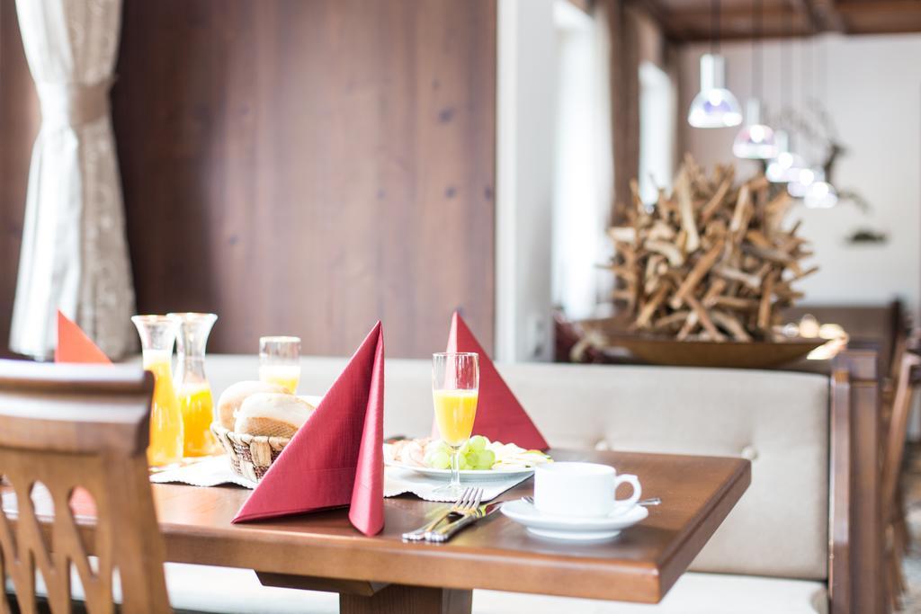 Hotel Garni Caroline Ischgl Room photo